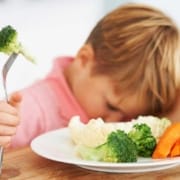 Sapresti far mangiare la verdura a un bambino?